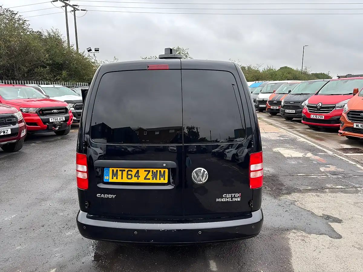 Used 2014 Volkswagen Caddy Maxi Highline Black - Interior and Exterior details 2