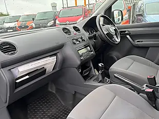 Used 2014 Volkswagen Caddy Maxi Highline Black - Interior and Exterior details 7