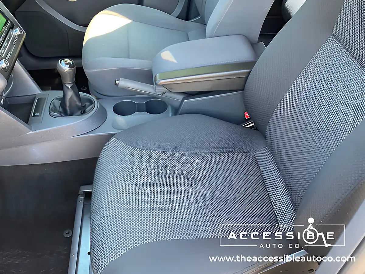 Used 2014 Volkswagen Caddy Maxi Life Grey - Interior and Exterior details 12