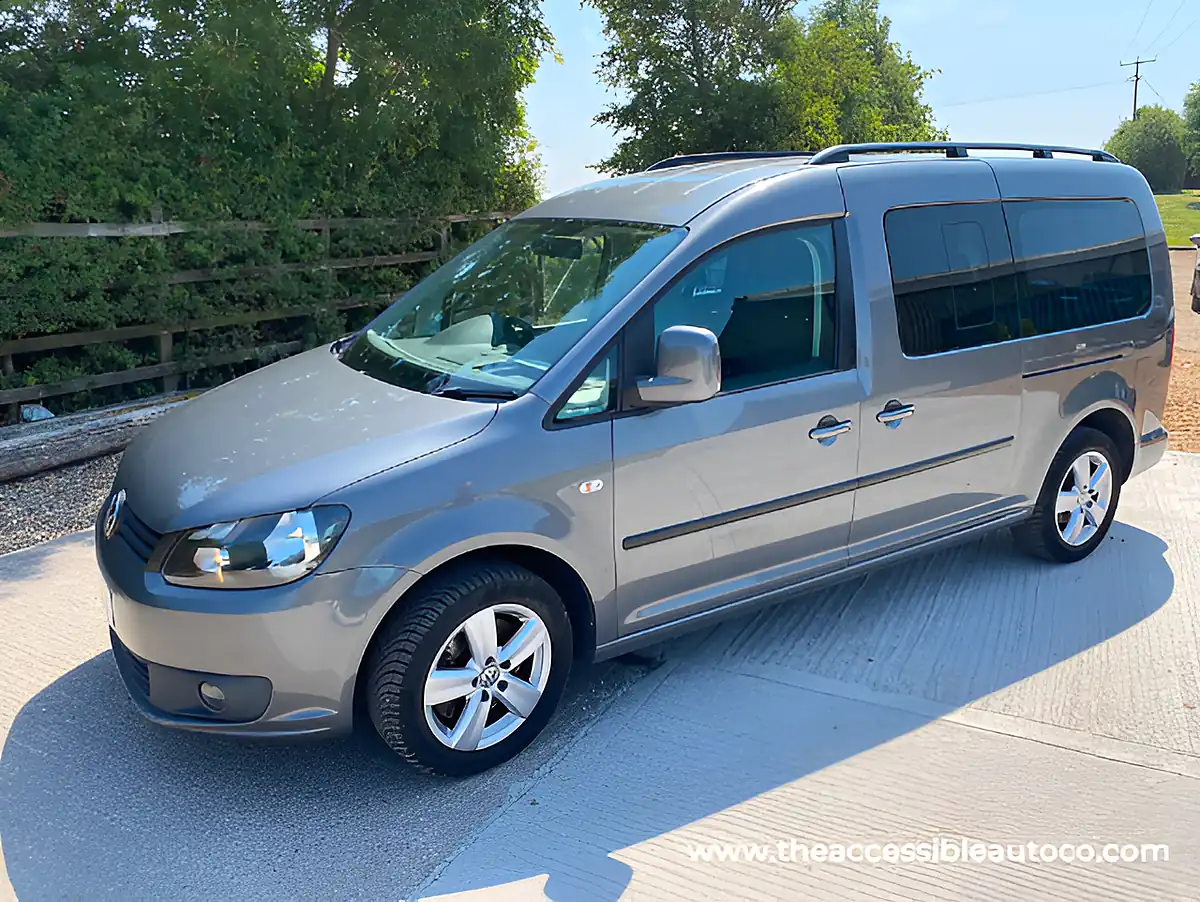 Used 2014 Volkswagen Caddy Maxi Life Grey - Interior and Exterior details 3