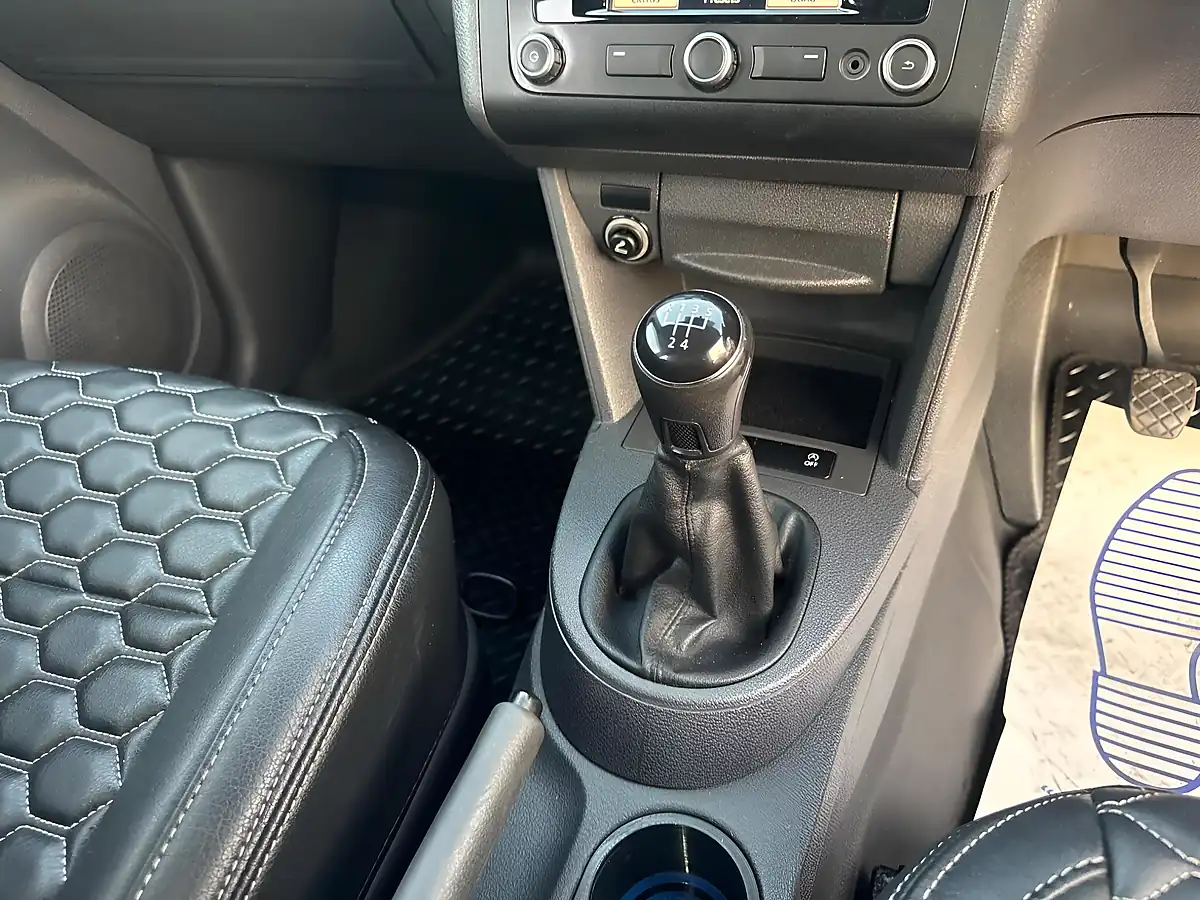 Used 2014 Volkswagen Caddy Maxi Startline White - Interior and Exterior details 17