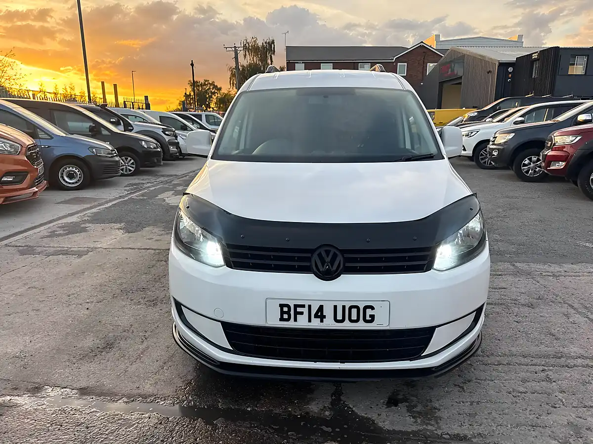 Used 2014 Volkswagen Caddy Maxi Startline White - Interior and Exterior details 8