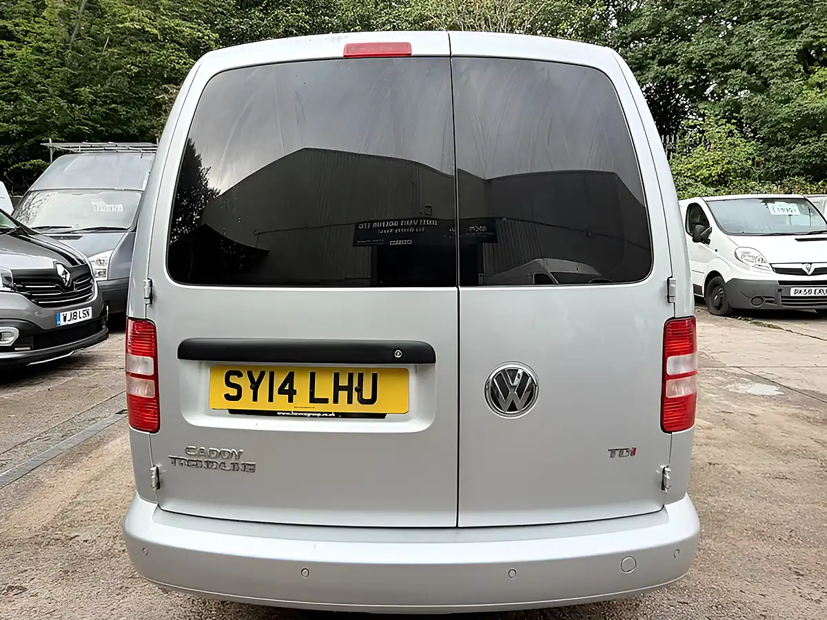 Used 2014 Volkswagen Caddy Maxi Trendline Silver - Interior and Exterior details 10