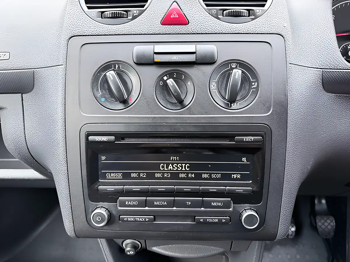 Used 2014 Volkswagen Caddy Maxi Trendline Silver - Interior and Exterior details 18