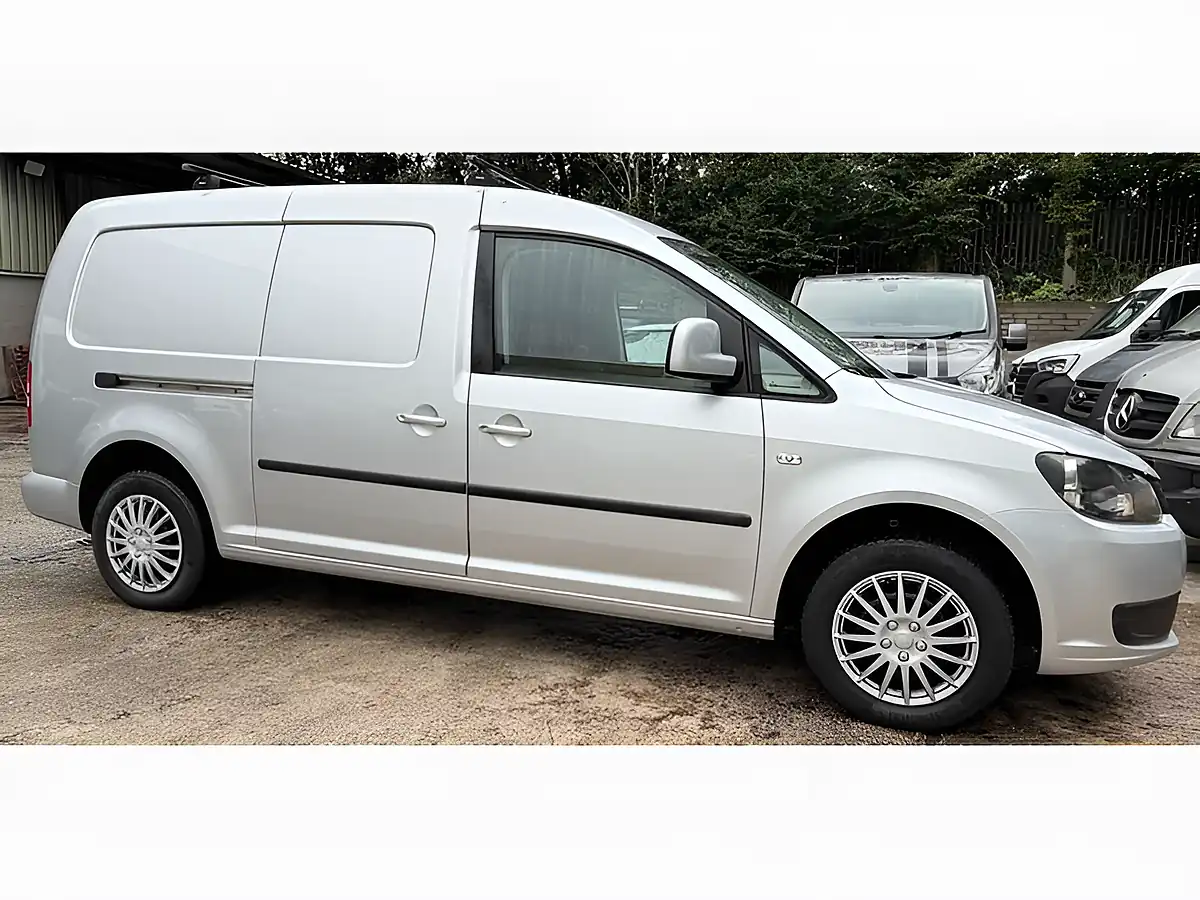 Used 2014 Volkswagen Caddy Maxi Trendline Silver - Interior and Exterior details 4