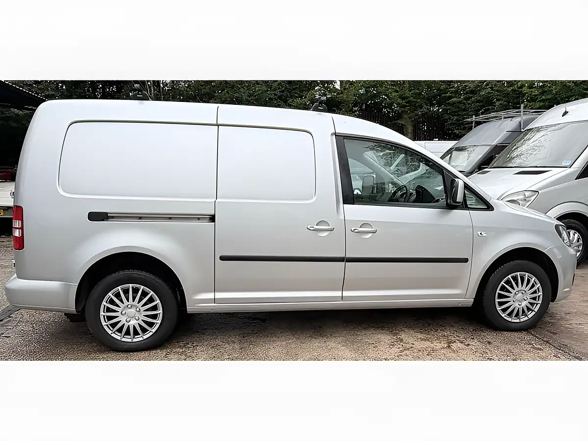 Used 2014 Volkswagen Caddy Maxi Trendline Silver - Interior and Exterior details 6