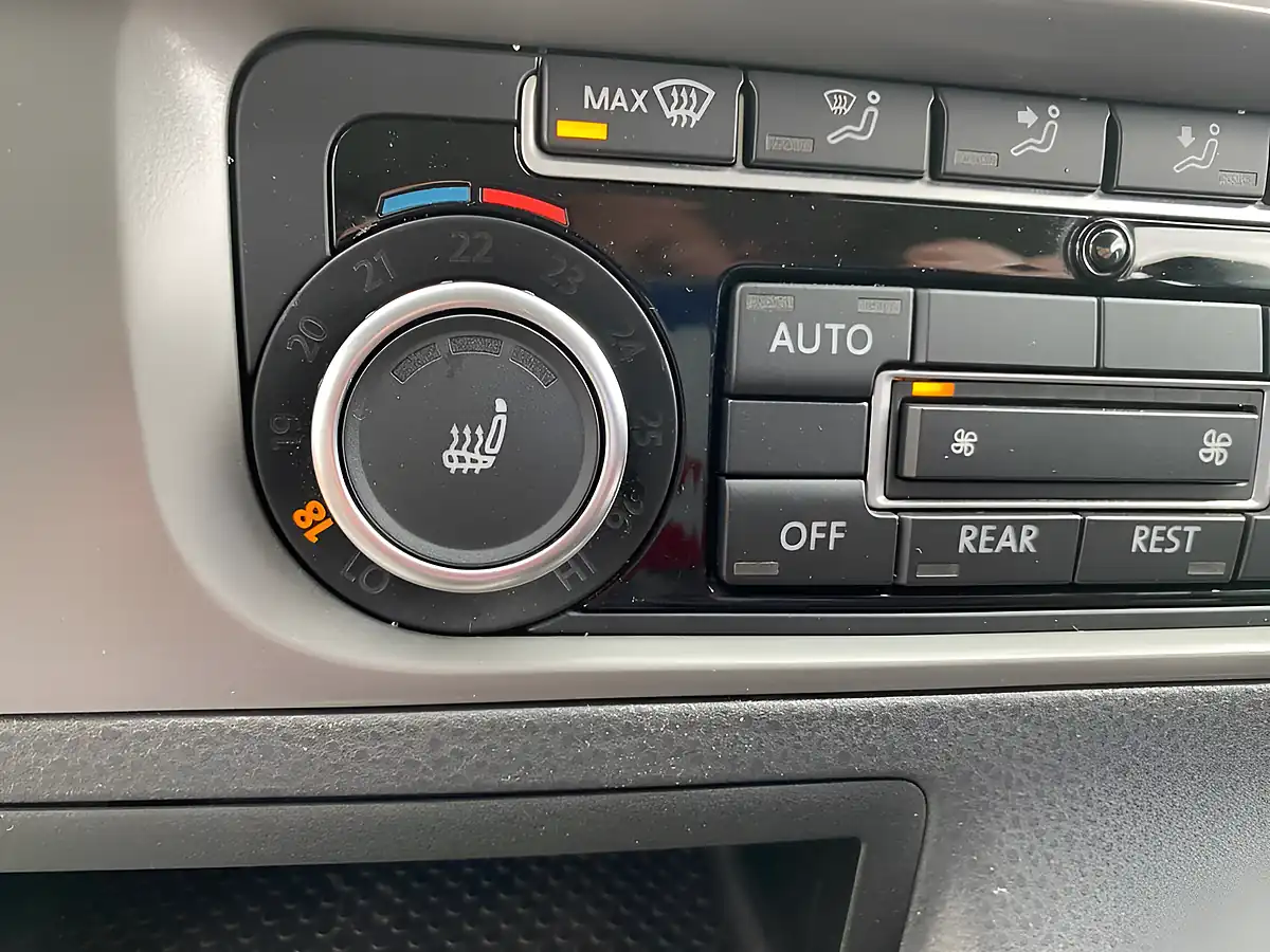Used 2014 Volkswagen California Factory Camper Blue - Interior and Exterior details 16