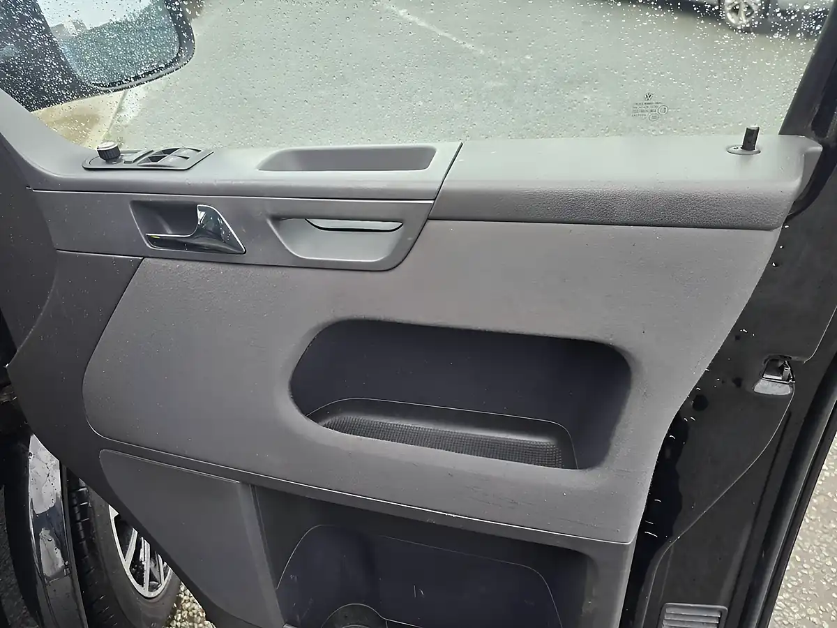 Used 2014 Volkswagen Caravelle Se Black - Interior and Exterior details 10