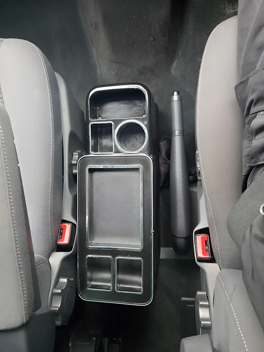 Used 2014 Volkswagen Caravelle Se Black - Interior and Exterior details 14