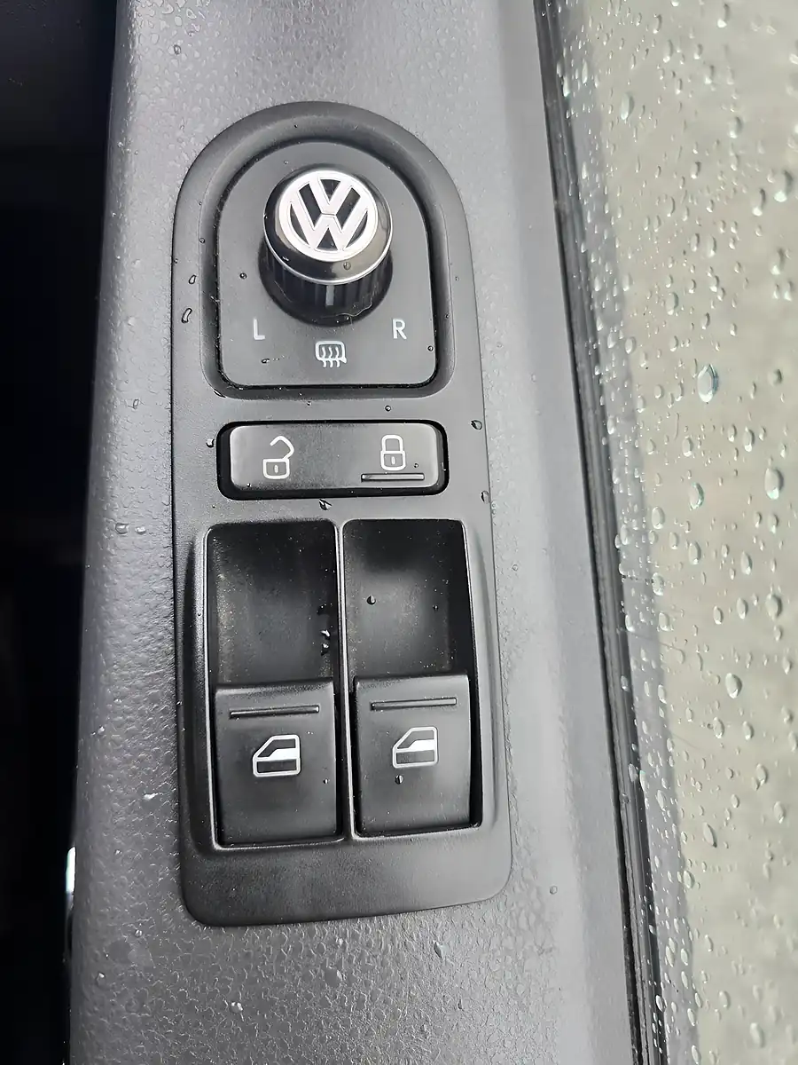 Used 2014 Volkswagen Caravelle Se Black - Interior and Exterior details 15
