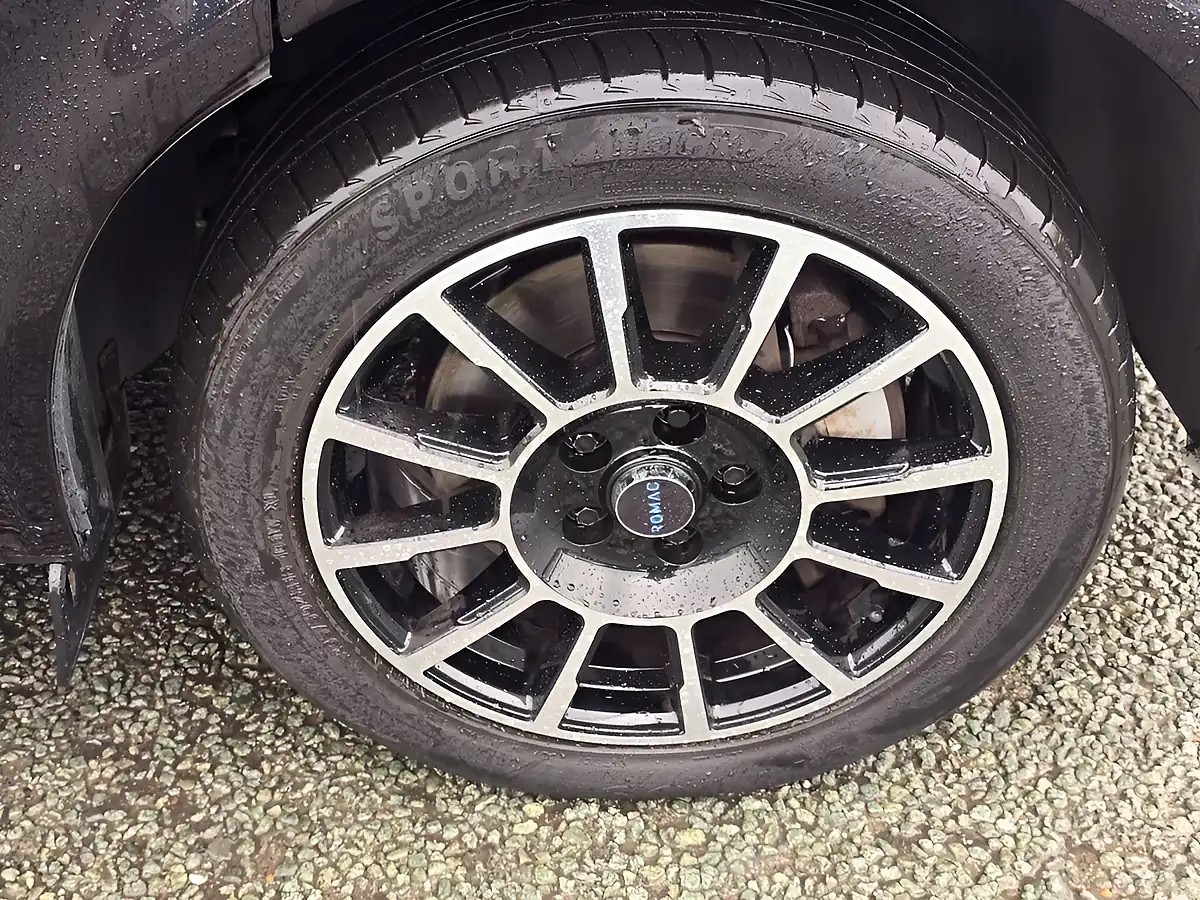 Used 2014 Volkswagen Caravelle Se Black - Interior and Exterior details 19