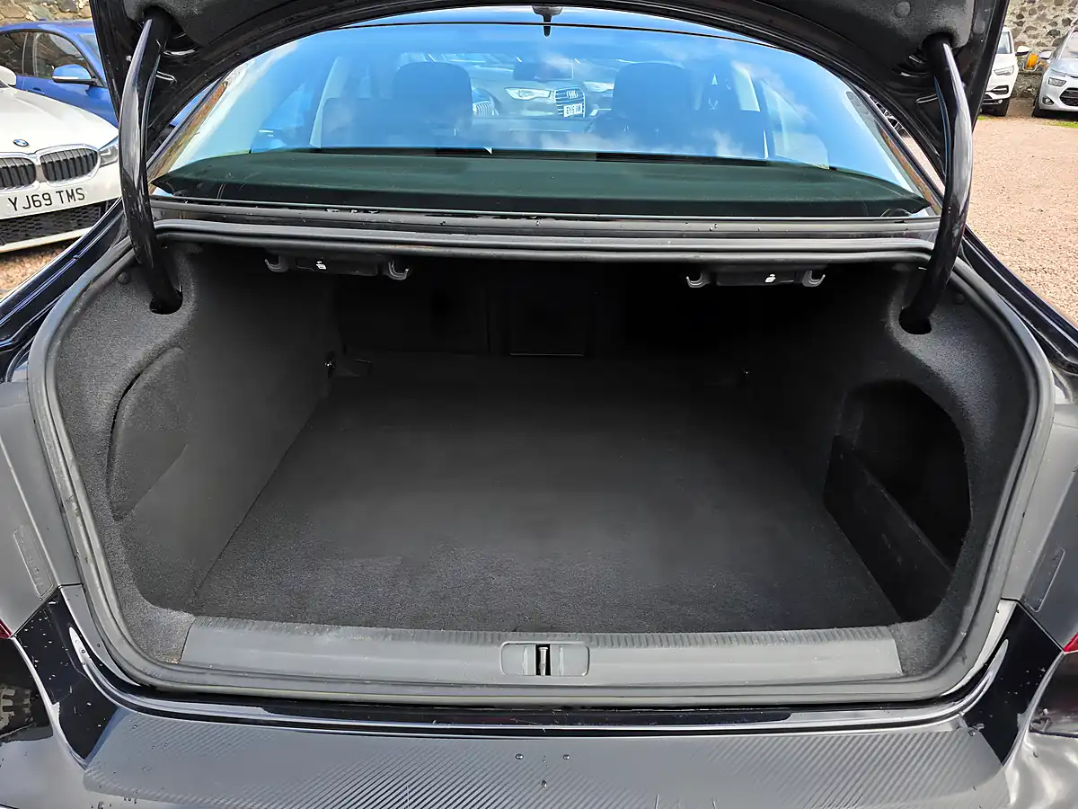 Used 2014 Volkswagen Cc Bluemotion Tech Black - Interior and Exterior details 13