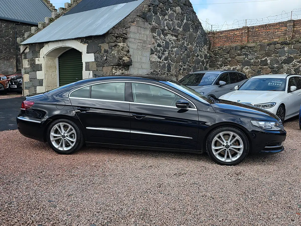 Used 2014 Volkswagen Cc Bluemotion Tech Black - Interior and Exterior details 19