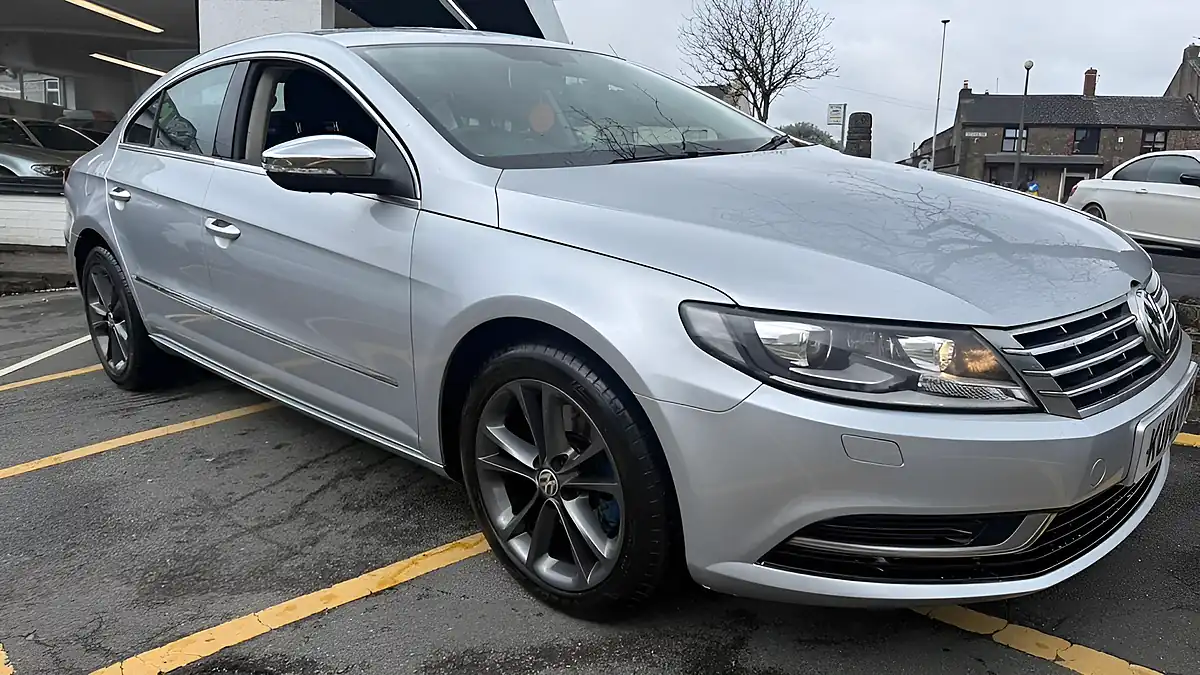 Used 2014 Volkswagen Cc Bluemotion Tech Silver - Front View