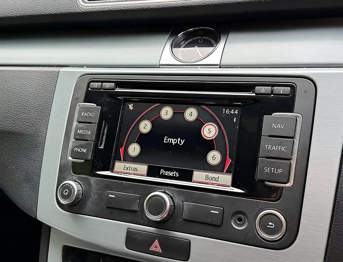 Used 2014 Volkswagen Cc GT Bluemotion Technology Pure White - Interior and Exterior details 12