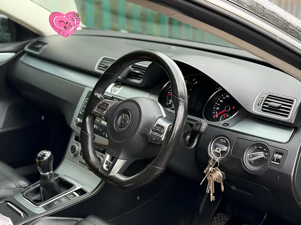 Used 2014 Volkswagen Cc R-Line Black - Interior and Exterior details 3