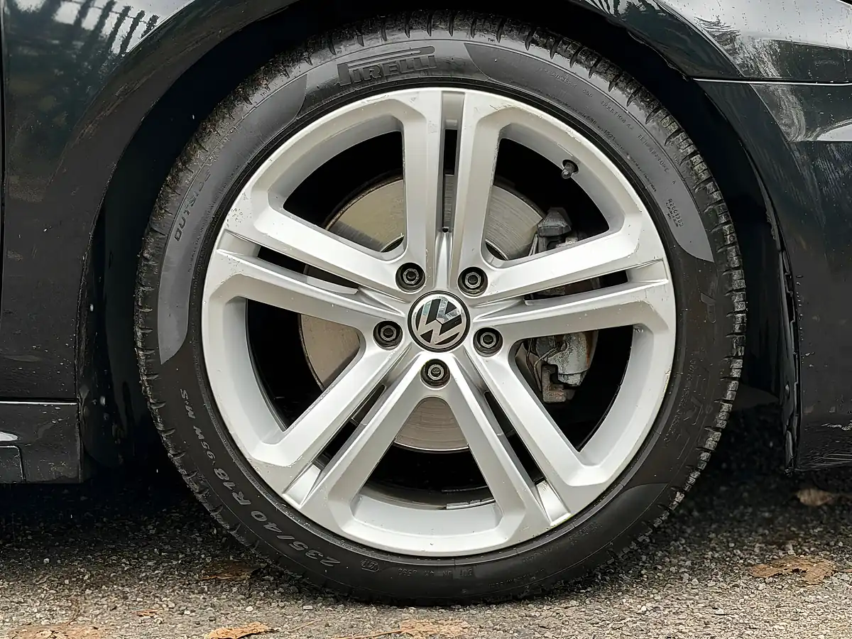 Used 2014 Volkswagen Cc R-Line Black - Interior and Exterior details 5