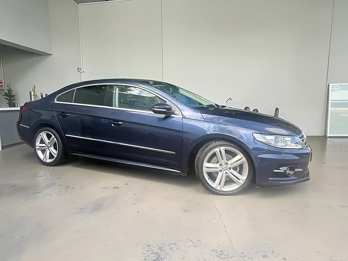 Used 2014 Volkswagen Cc R-Line Blue - Front View