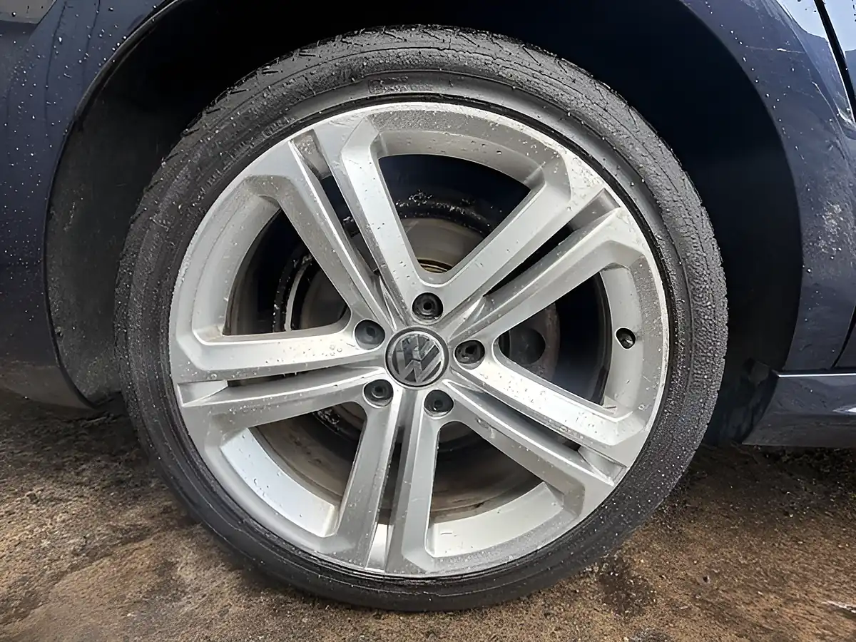 Used 2014 Volkswagen Cc R-Line Blue - Interior and Exterior details 7