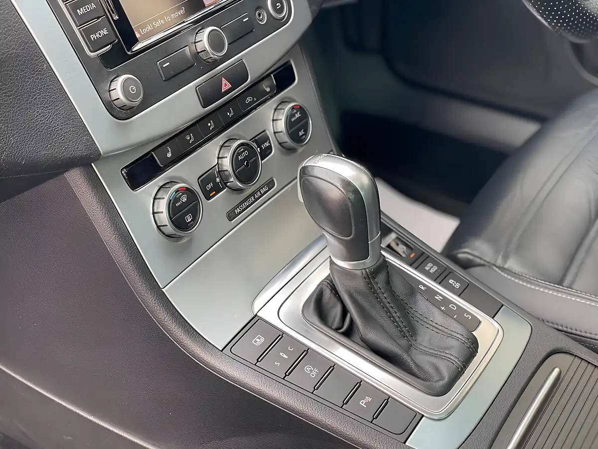 Used 2014 Volkswagen Cc R-Line White - Interior and Exterior details 15