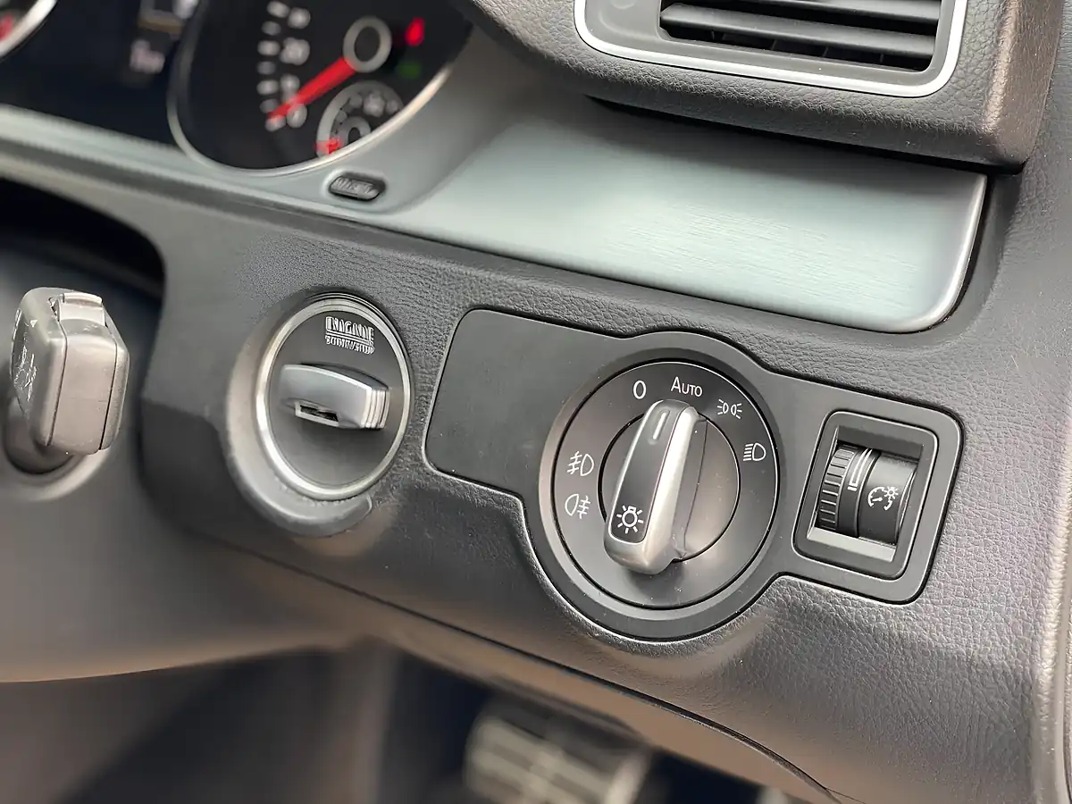Used 2014 Volkswagen Cc R-Line White - Interior and Exterior details 19