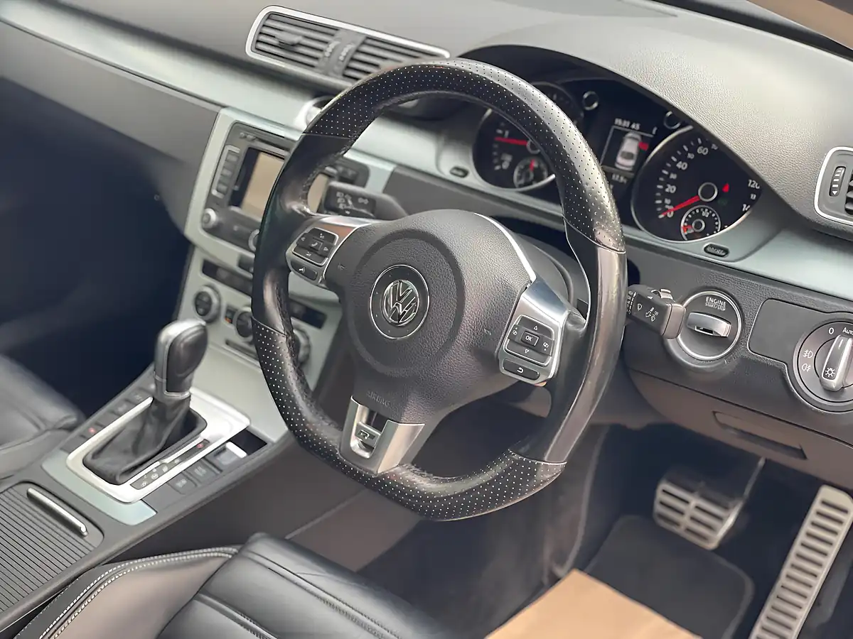 Used 2014 Volkswagen Cc R-Line White - Interior and Exterior details 5