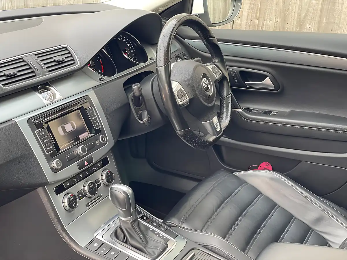 Used 2014 Volkswagen Cc R-Line White - Interior and Exterior details 9
