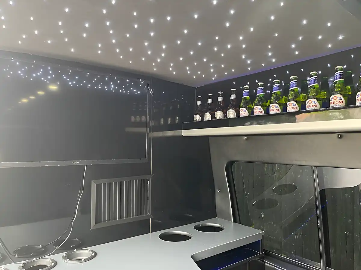 Used 2014 Volkswagen Crafter CR35 H/R P/V Grey/Black - Interior and Exterior details 11