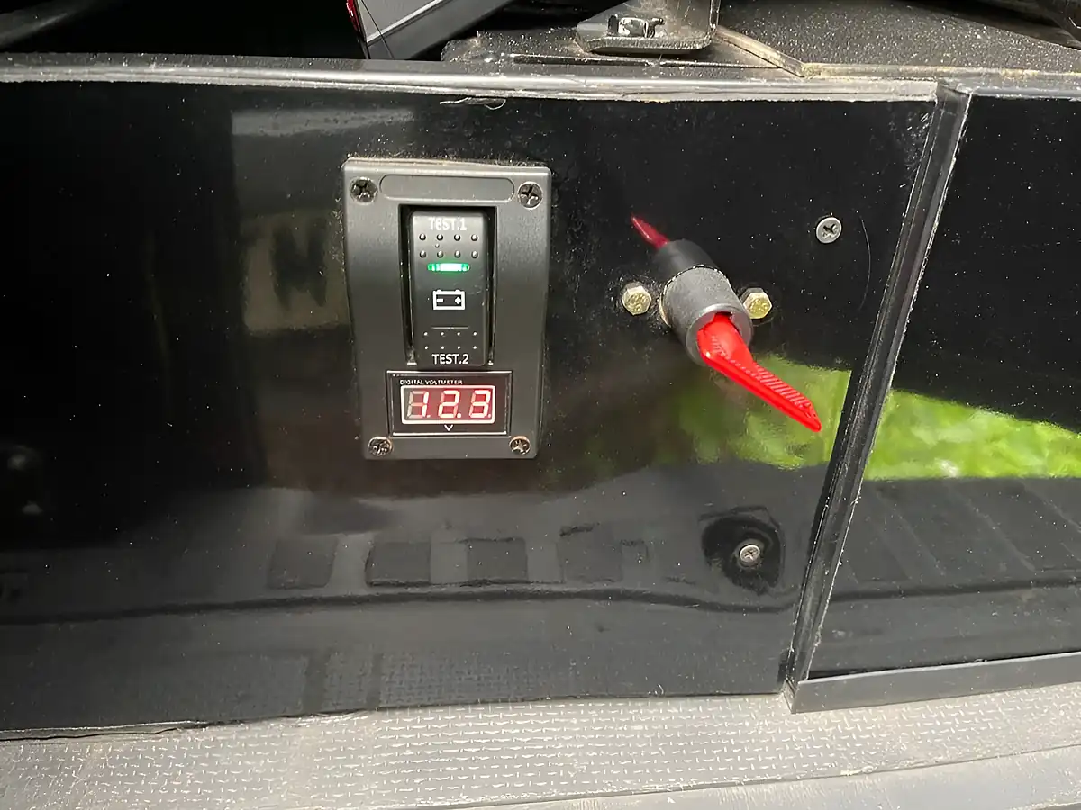 Used 2014 Volkswagen Crafter CR35 H/R P/V Grey/Black - Interior and Exterior details 14