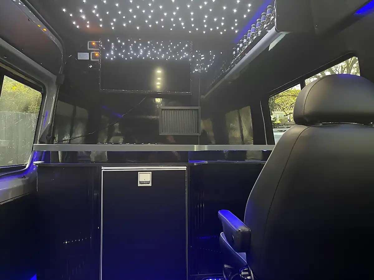 Used 2014 Volkswagen Crafter CR35 H/R P/V Grey/Black - Interior and Exterior details 15