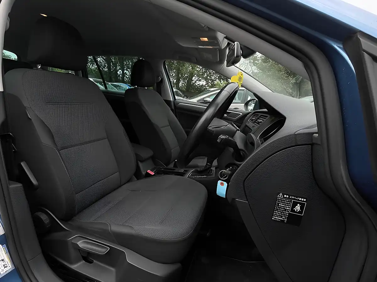 Used 2014 Volkswagen Golf Bluemotion Blue - Interior and Exterior details 10