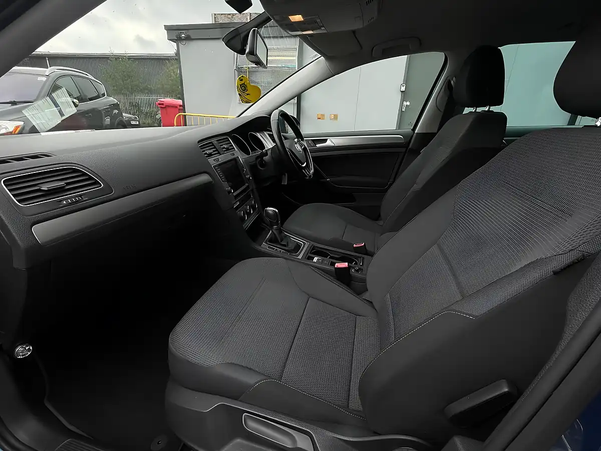 Used 2014 Volkswagen Golf Bluemotion Blue - Interior and Exterior details 12