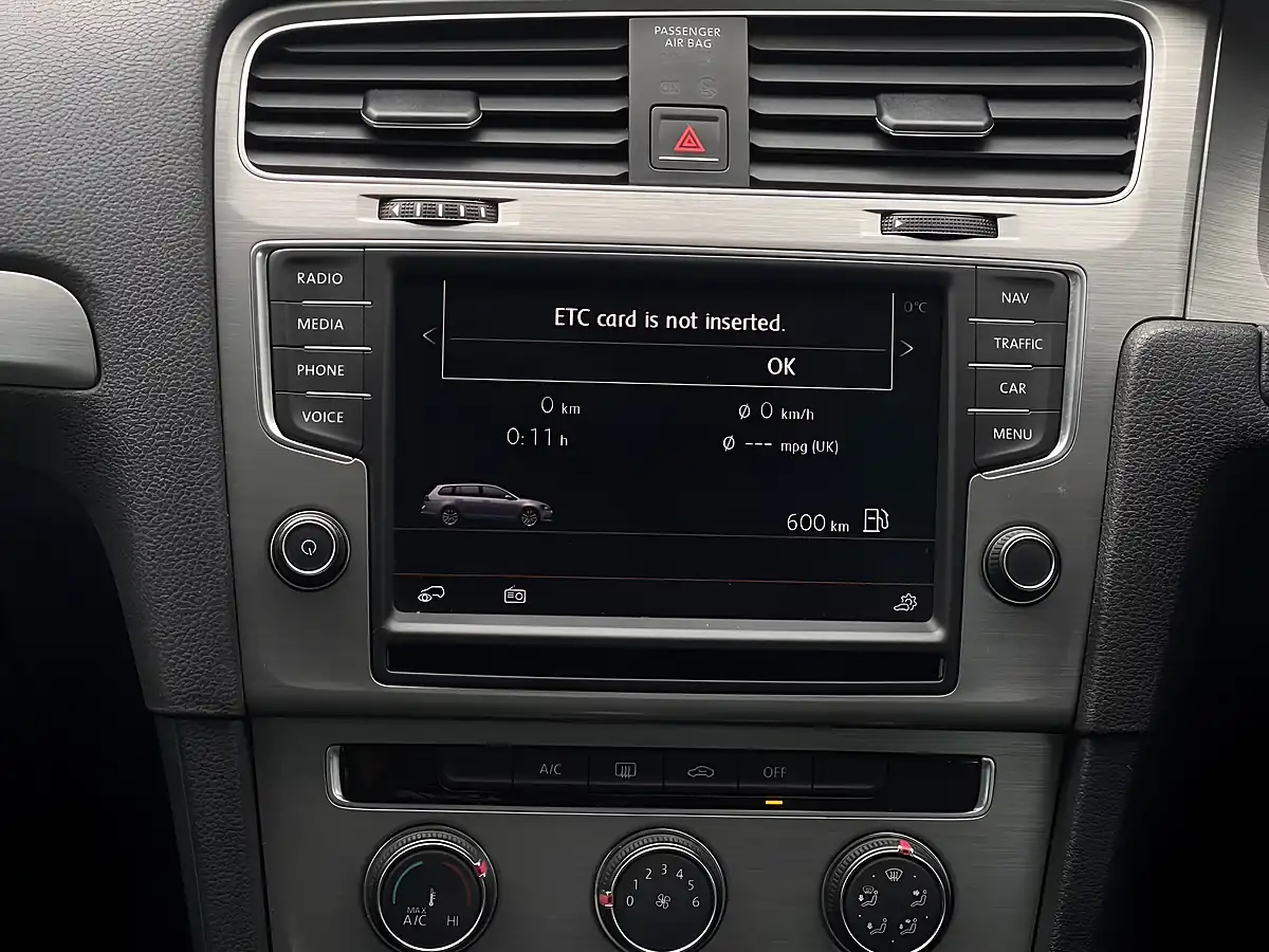 Used 2014 Volkswagen Golf Bluemotion Blue - Interior and Exterior details 16