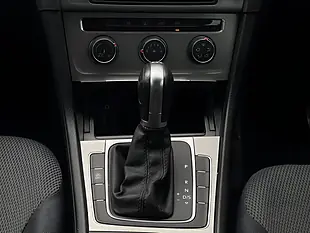 Used 2014 Volkswagen Golf Bluemotion Blue - Interior and Exterior details 17