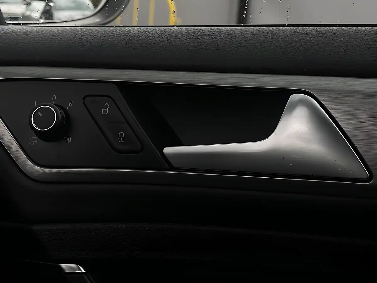Used 2014 Volkswagen Golf Bluemotion Blue - Interior and Exterior details 20
