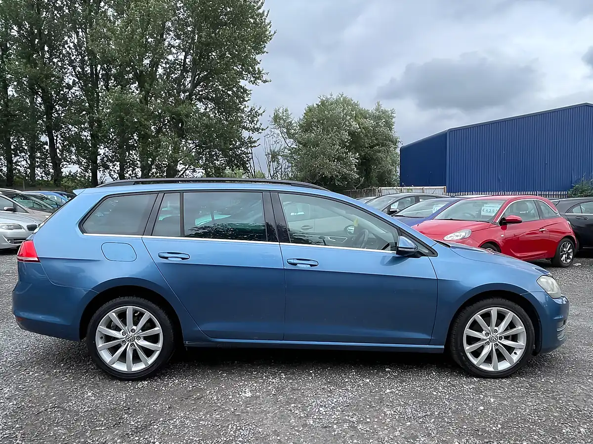 Used 2014 Volkswagen Golf Bluemotion Blue - Interior and Exterior details 8