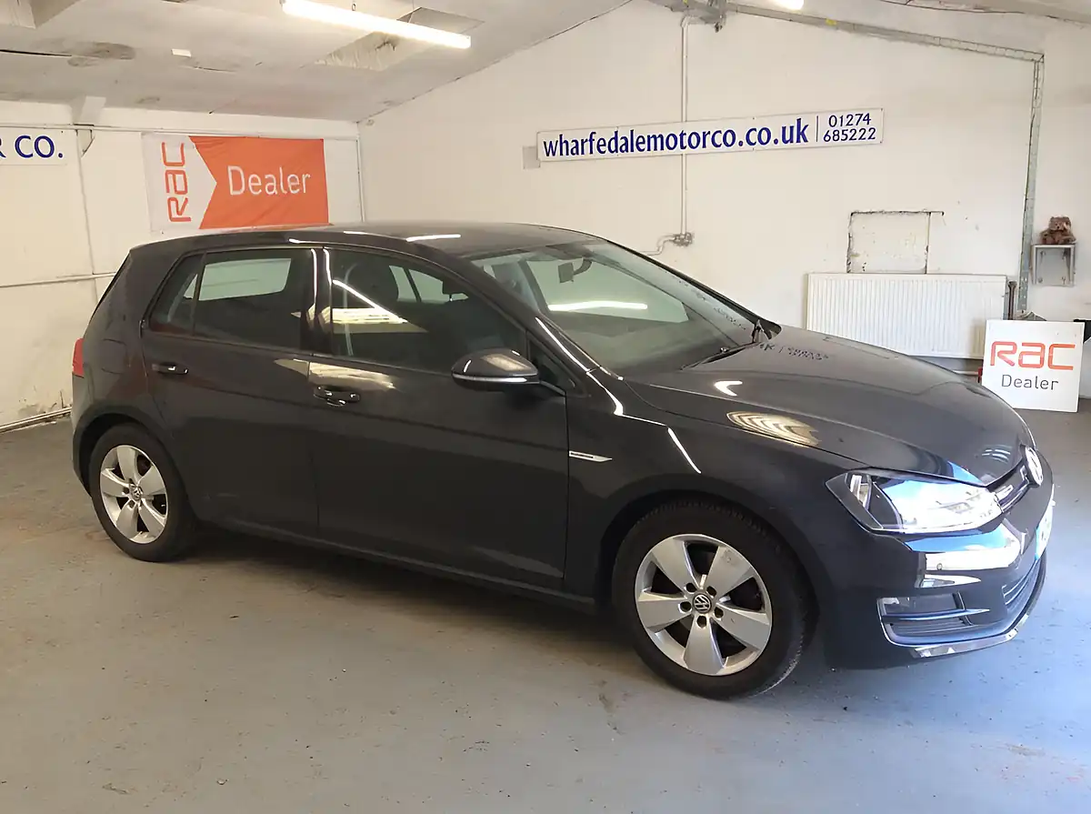 Used 2014 Volkswagen Golf Bluemotion Euro 5 Grey - Front View