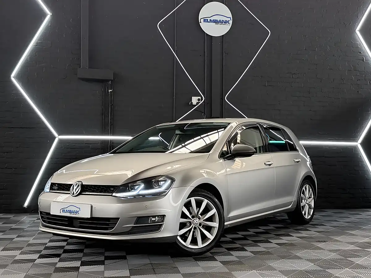 Used 2014 Volkswagen Golf Bluemotion Tech GT - Front View