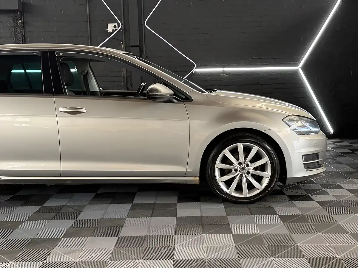 Used 2014 Volkswagen Golf Bluemotion Tech GT - Interior and Exterior details 12