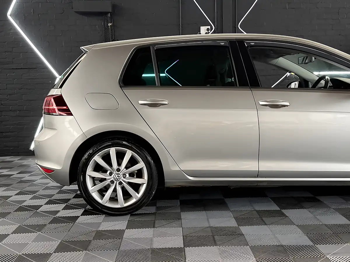 Used 2014 Volkswagen Golf Bluemotion Tech GT - Interior and Exterior details 17