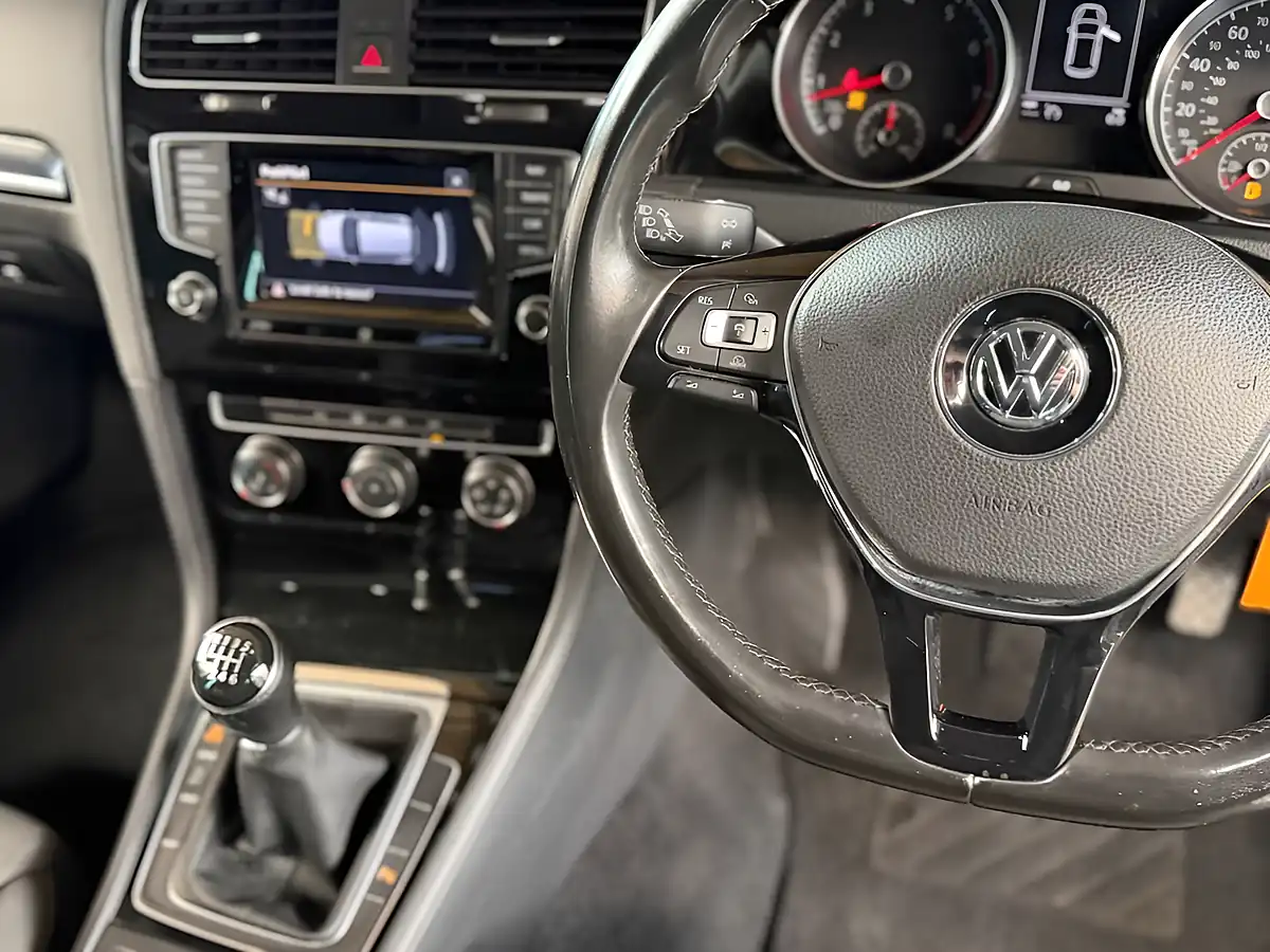 Used 2014 Volkswagen Golf Bluemotion Tech GT - Interior and Exterior details 9
