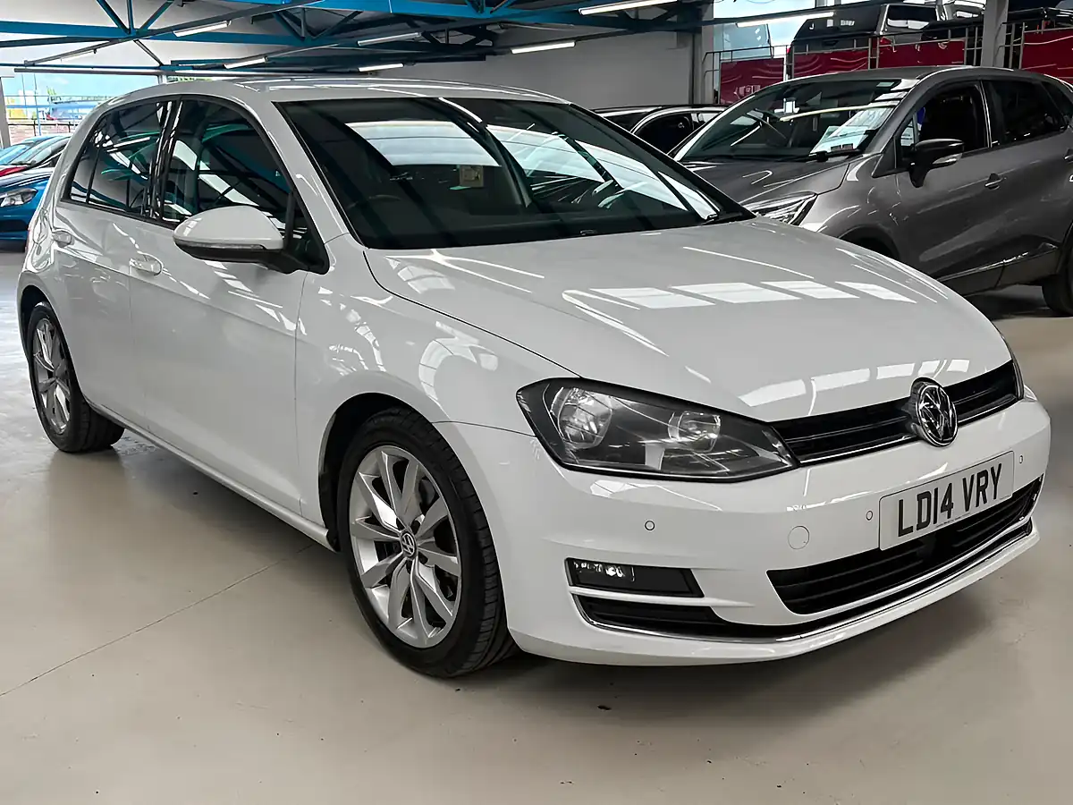 Used 2014 Volkswagen Golf Bluemotion Tech GT White - Front View