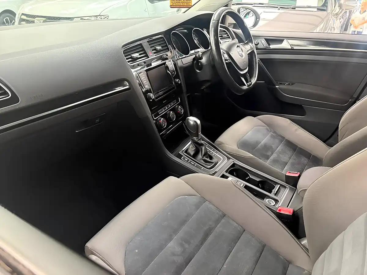Used 2014 Volkswagen Golf Bluemotion Tech GT White - Interior and Exterior details 14