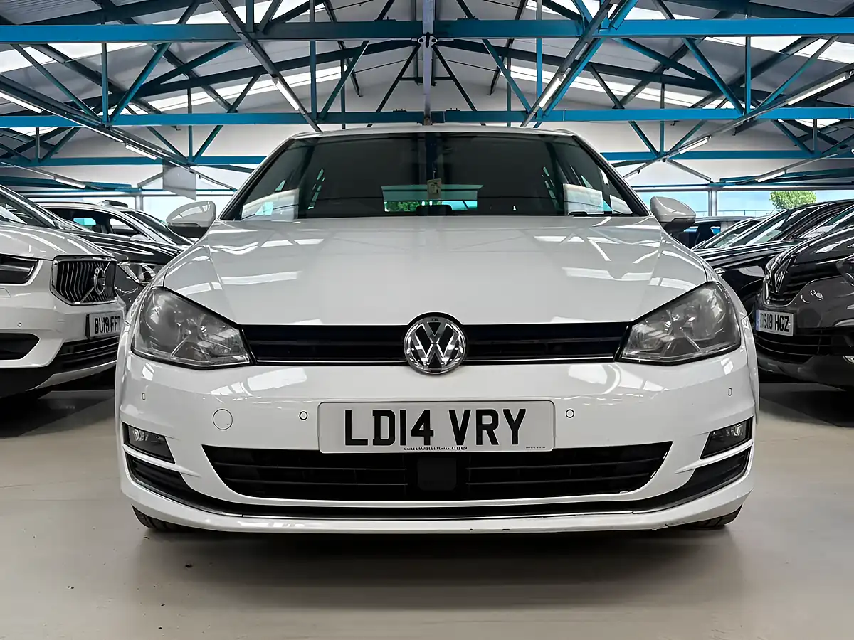 Used 2014 Volkswagen Golf Bluemotion Tech GT White - Interior and Exterior details 2