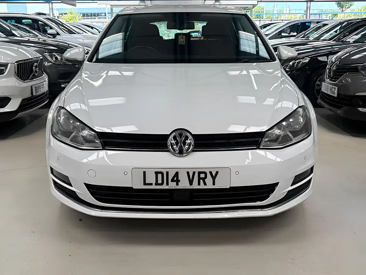 Used 2014 Volkswagen Golf Bluemotion Tech GT White - Interior and Exterior details 3
