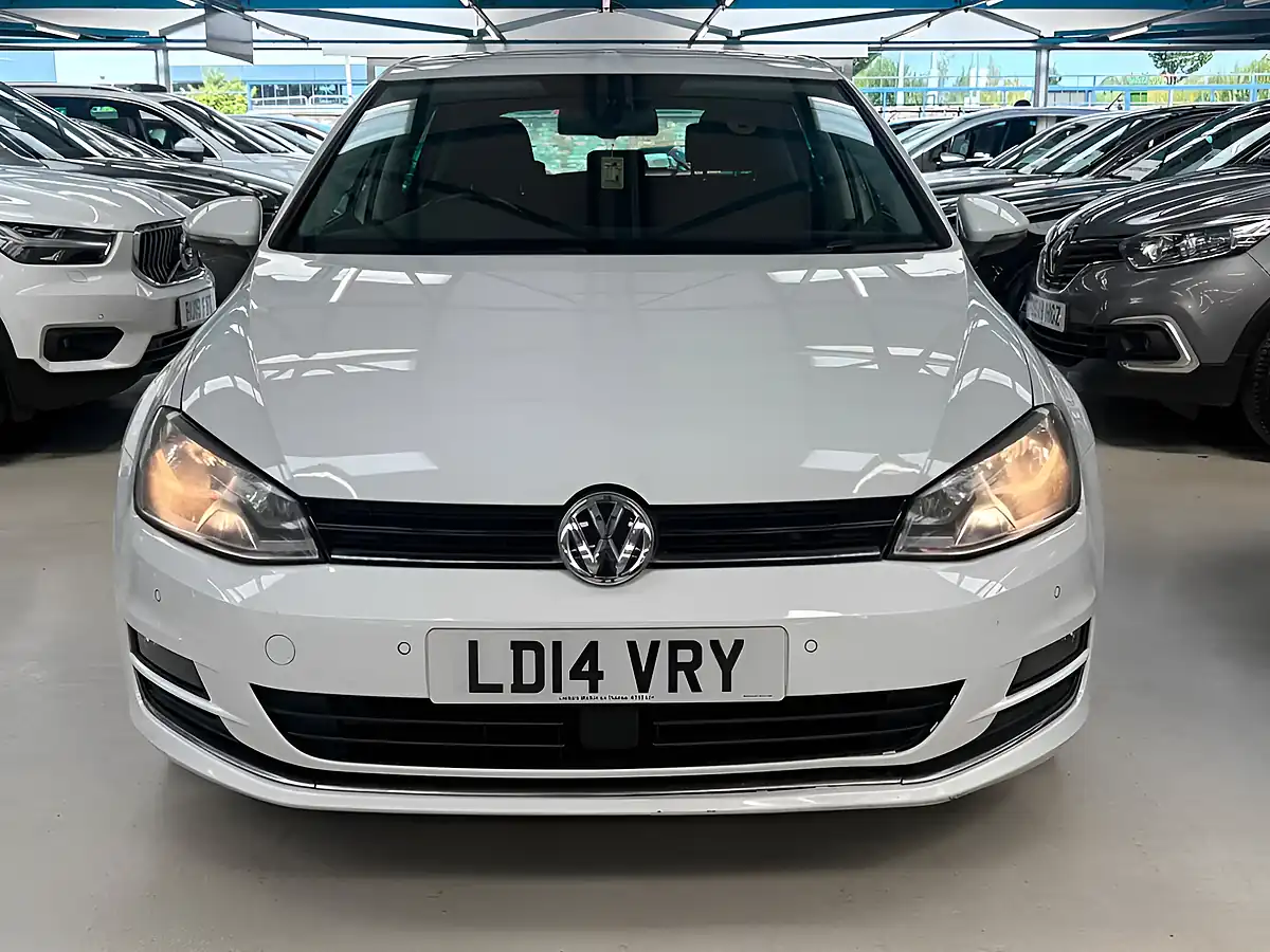 Used 2014 Volkswagen Golf Bluemotion Tech GT White - Interior and Exterior details 5