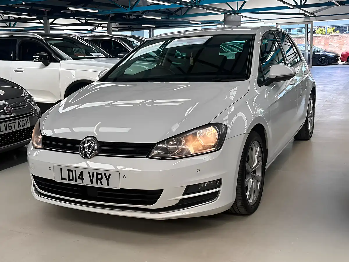Used 2014 Volkswagen Golf Bluemotion Tech GT White - Interior and Exterior details 7