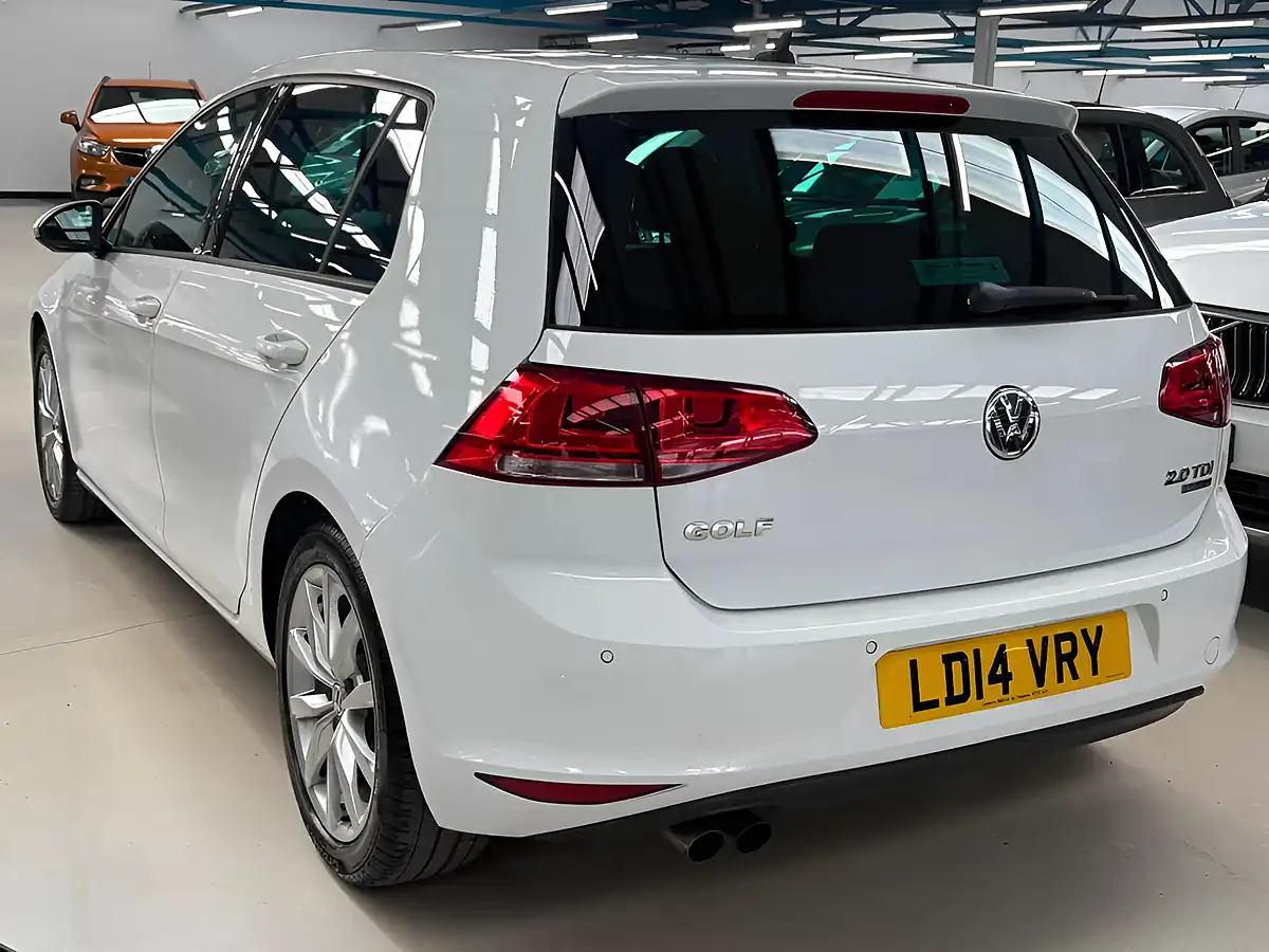 Used 2014 Volkswagen Golf Bluemotion Tech GT White - Interior and Exterior details 8