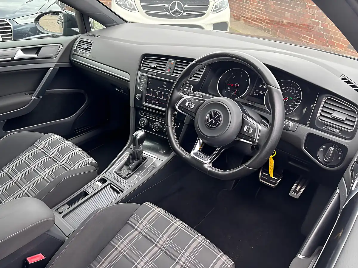 Used 2014 Volkswagen Golf Bluemotion Tech Gtd Grey - Interior and Exterior details 10