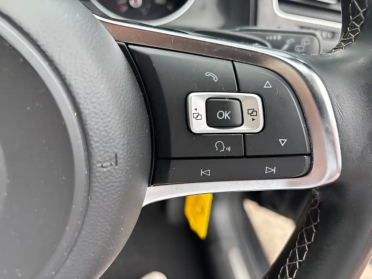 Used 2014 Volkswagen Golf Bluemotion Tech Gtd Grey - Interior and Exterior details 14